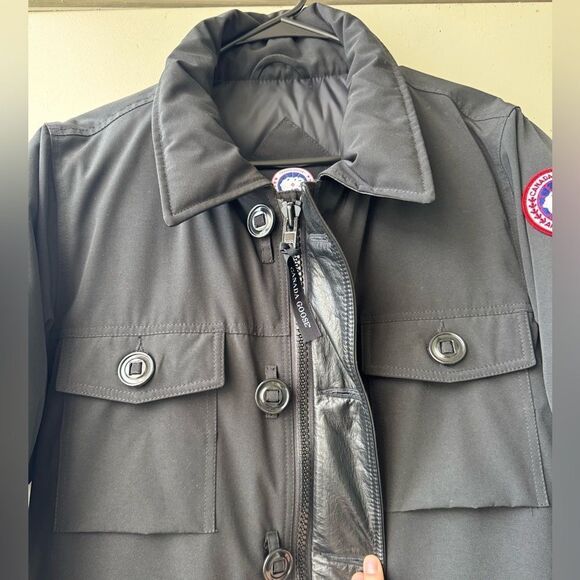 Canada Goose Banff Parka Size Medium - Picture 7 of 16